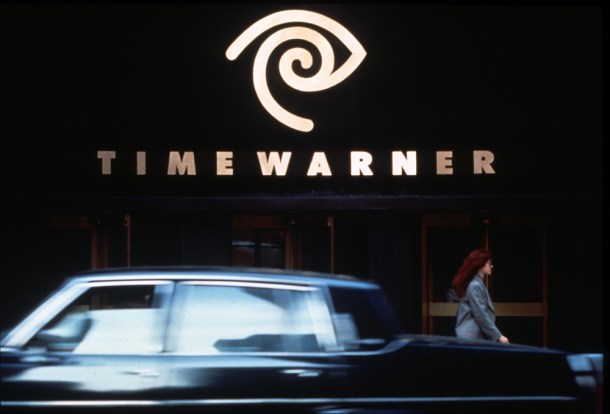 Time Warner Cable looks Apple